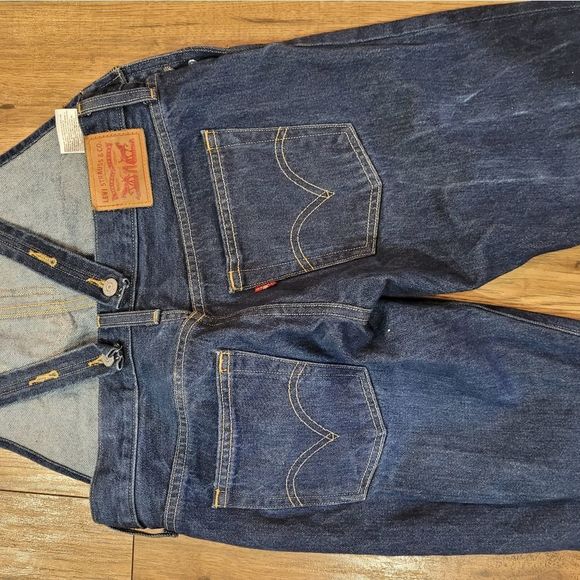 SOLD!!!Levi's overalls  size xs - Picture 6 of 7
